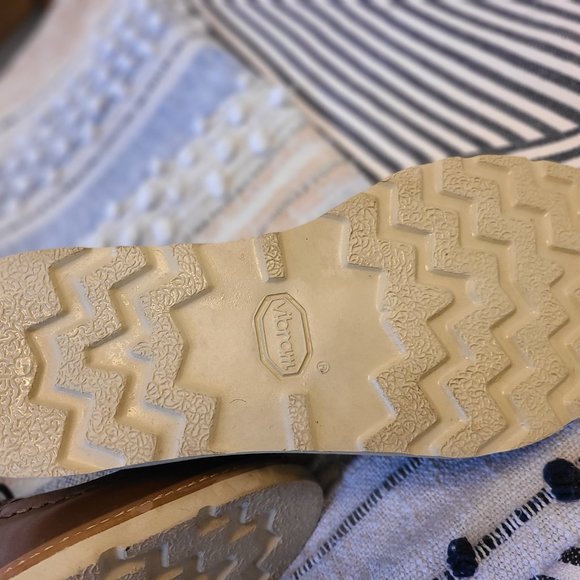 Stockholm Chukka Men's Boot - Picture 8 of 11